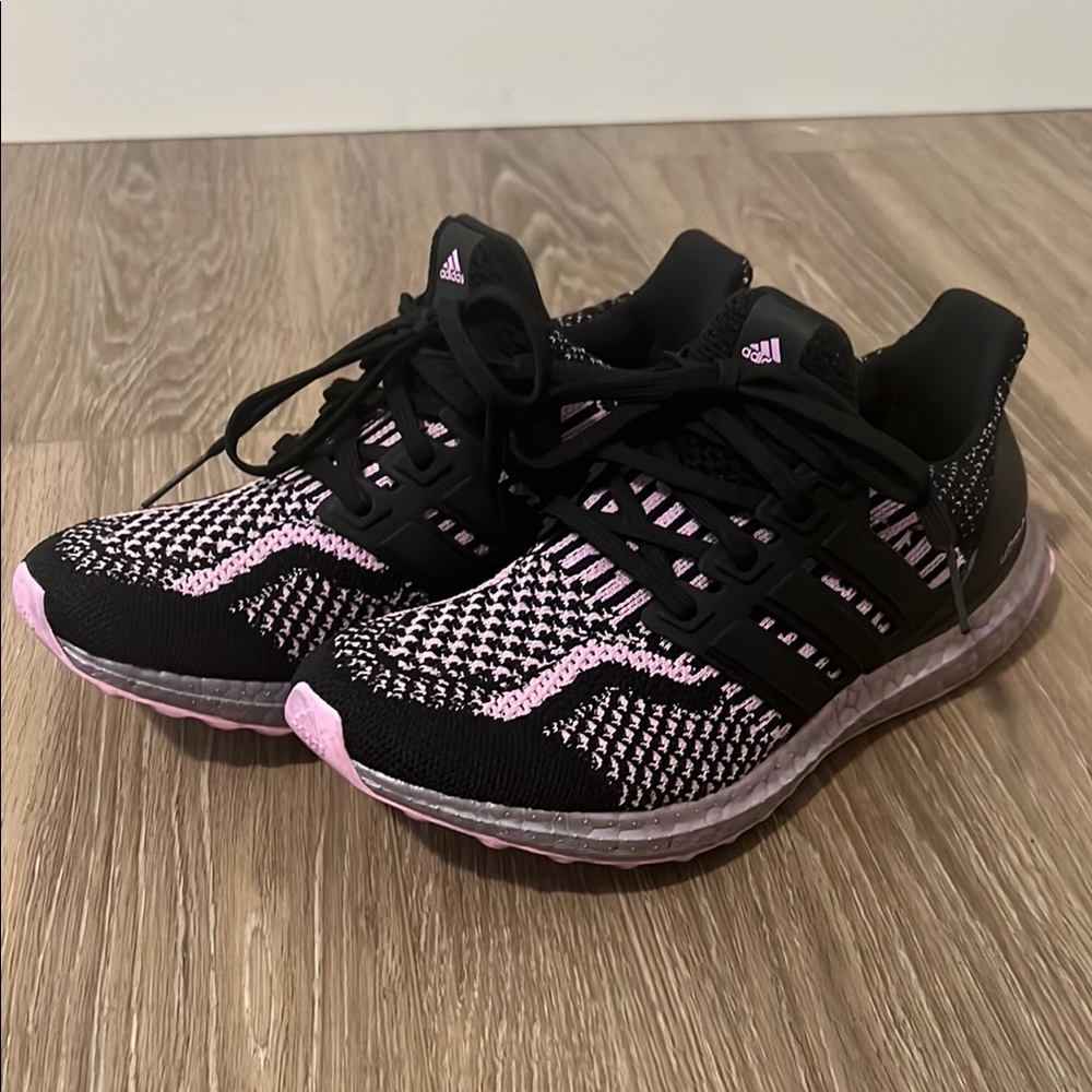 Adidas Women's Ultraboost Running Shoes sz 6.5